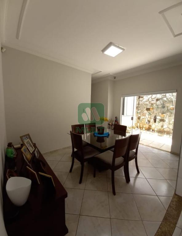 Casa à venda com 3 quartos, 196m² - Foto 4