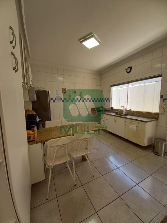 Casa à venda com 3 quartos, 196m² - Foto 5