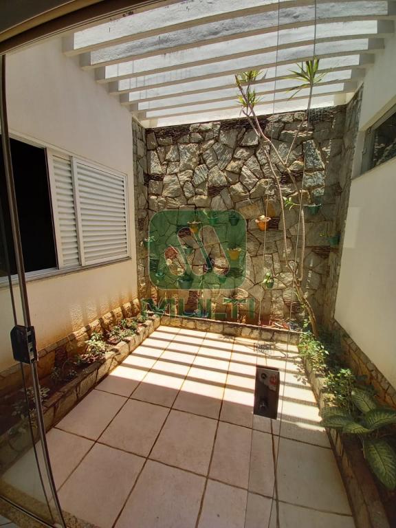 Casa à venda com 3 quartos, 196m² - Foto 8