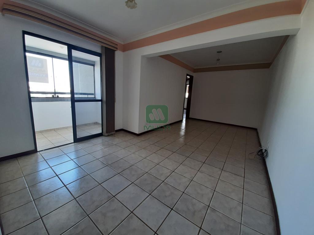 Apartamento à venda com 3 quartos, 84m² - Foto 1