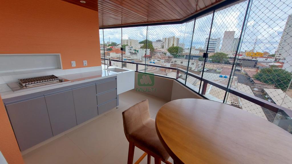 Apartamento à venda com 4 quartos, 262m² - Foto 4