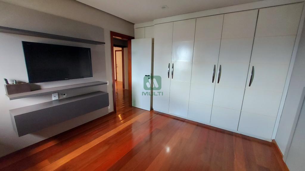 Apartamento à venda com 4 quartos, 262m² - Foto 9