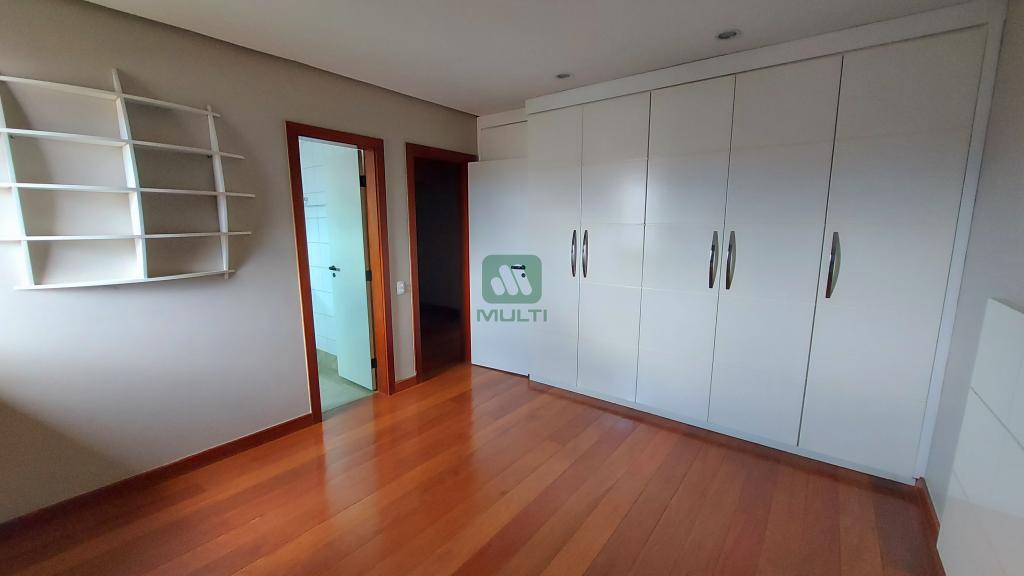 Apartamento à venda com 4 quartos, 262m² - Foto 14