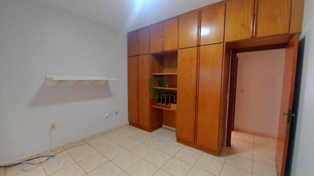 Casa à venda com 3 quartos, 224m² - Foto 5