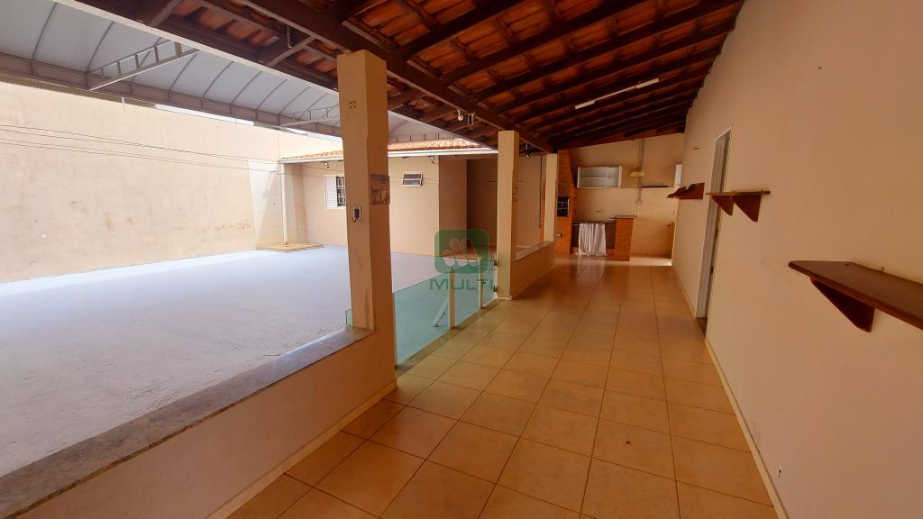 Casa à venda com 3 quartos, 224m² - Foto 14