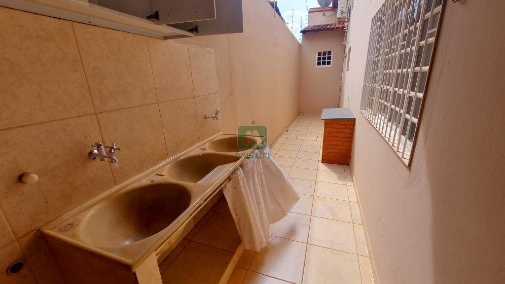 Casa à venda com 3 quartos, 224m² - Foto 16