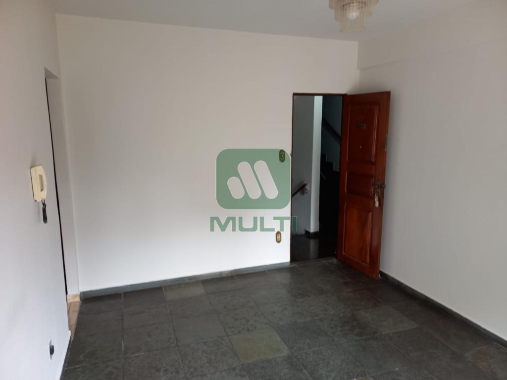 Apartamento à venda com 2 quartos, 87m² - Foto 2