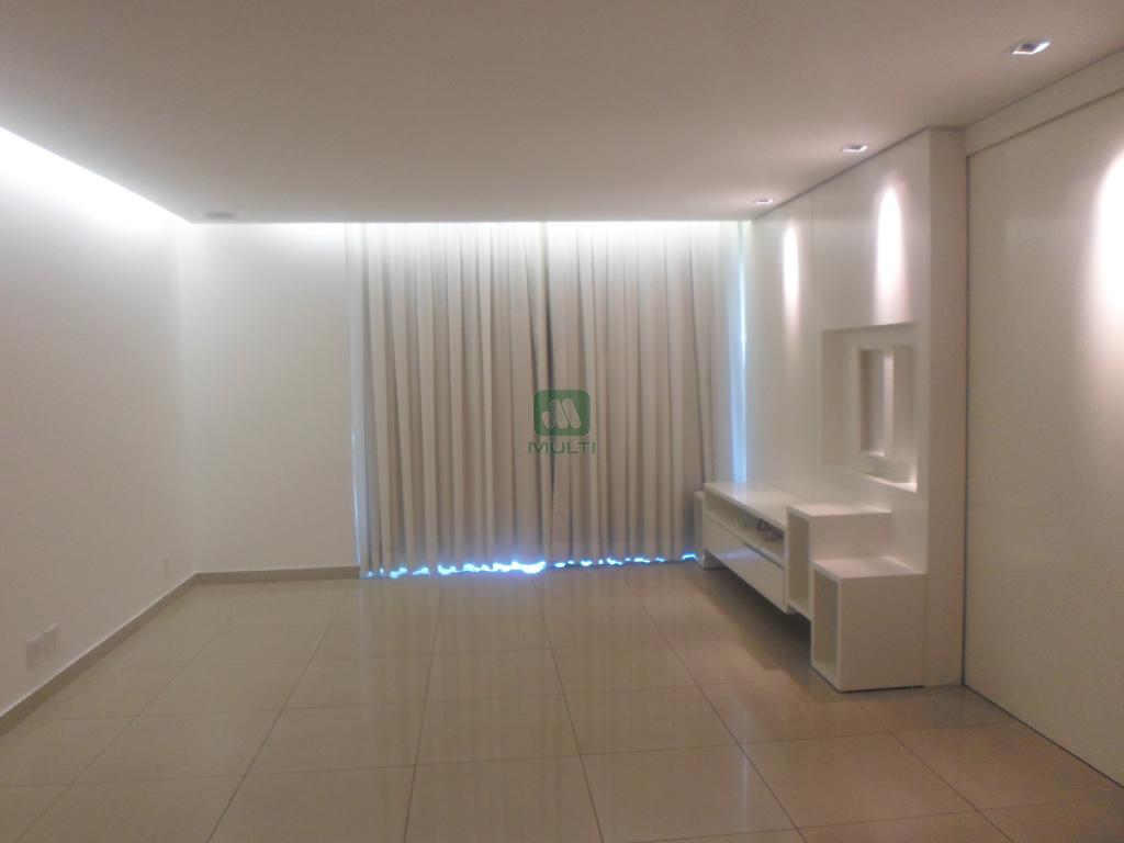 Apartamento à venda com 3 quartos, 126m² - Foto 1