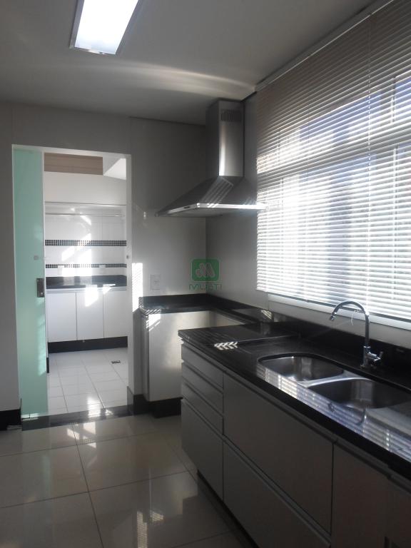 Apartamento à venda com 3 quartos, 126m² - Foto 3