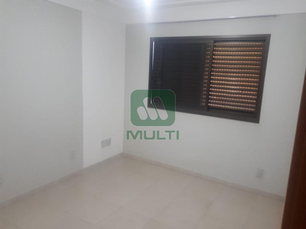 Apartamento à venda com 3 quartos, 189m² - Foto 4