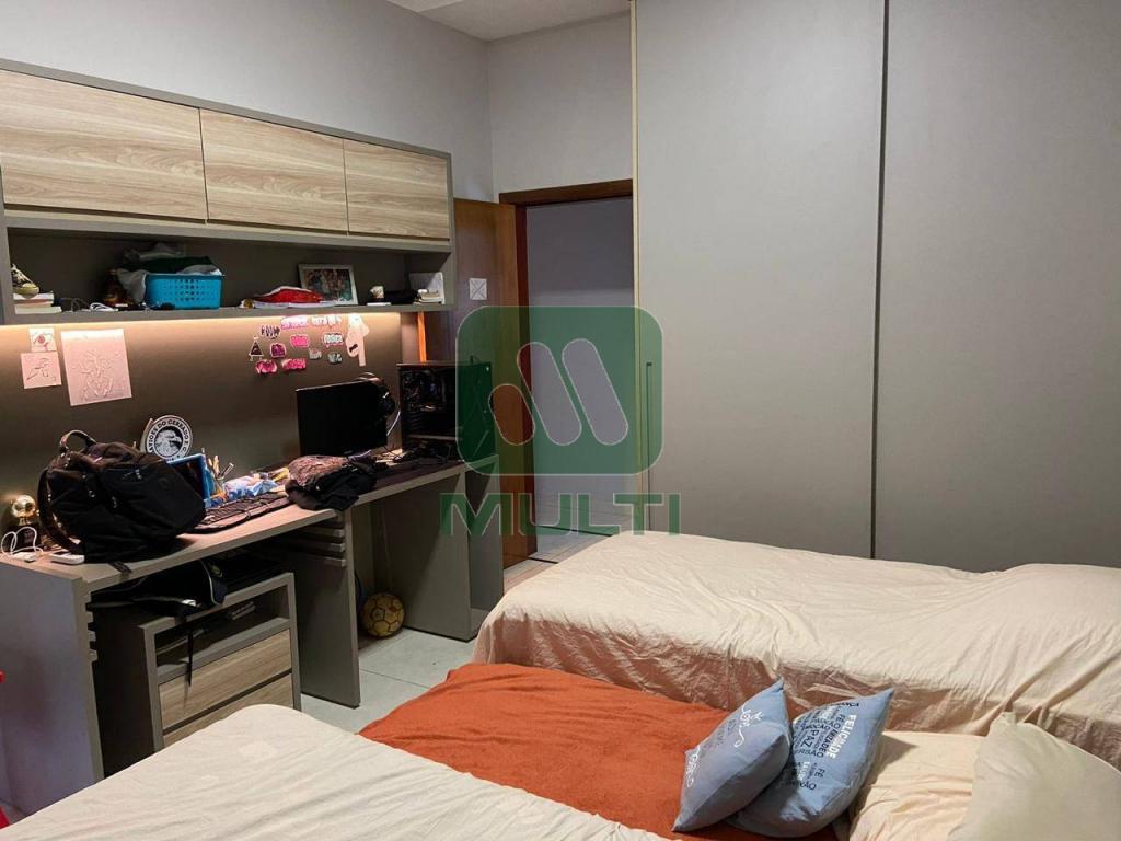 Casa de Condomínio à venda com 3 quartos, 247m² - Foto 18