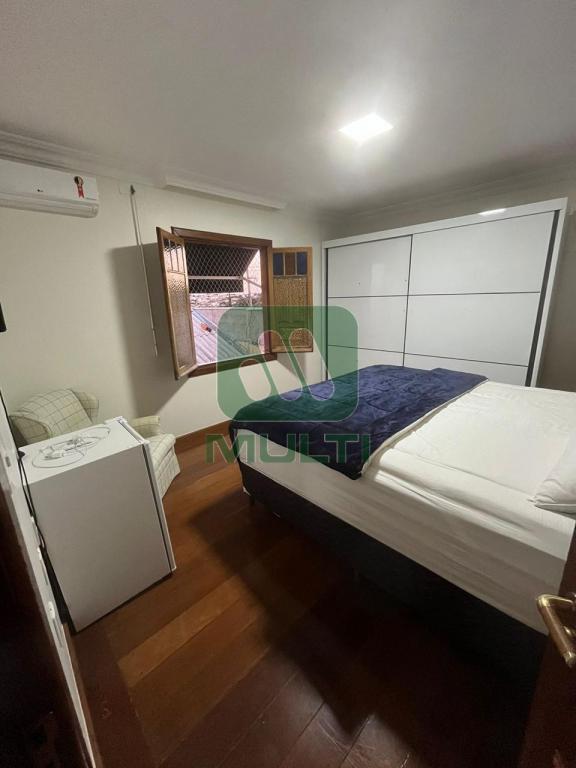 Casa à venda com 3 quartos, 295m² - Foto 6