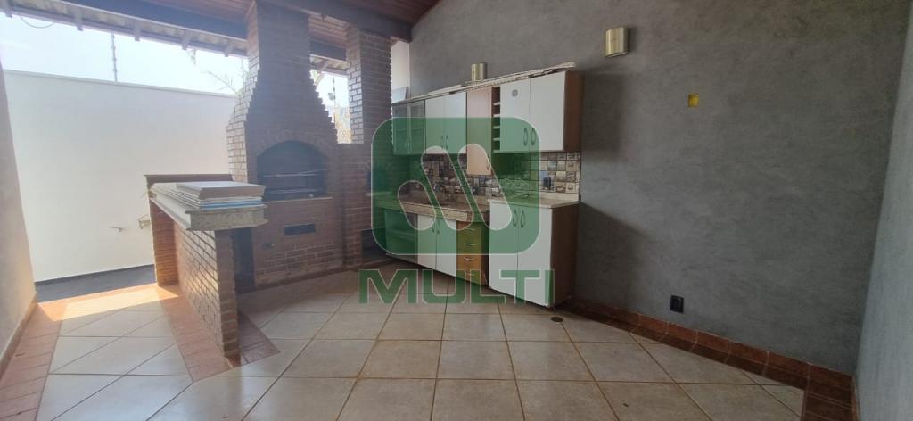 Casa à venda com 3 quartos, 228m² - Foto 22