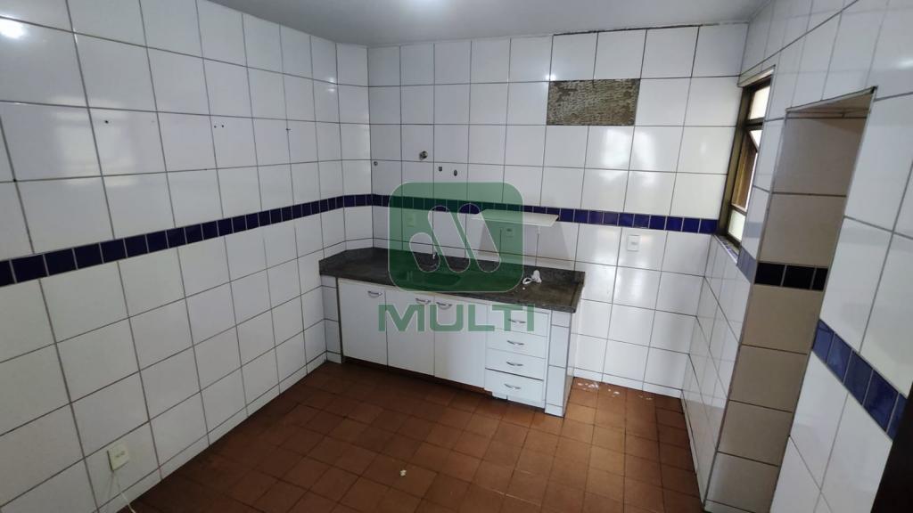 Apartamento à venda com 3 quartos, 80m² - Foto 3