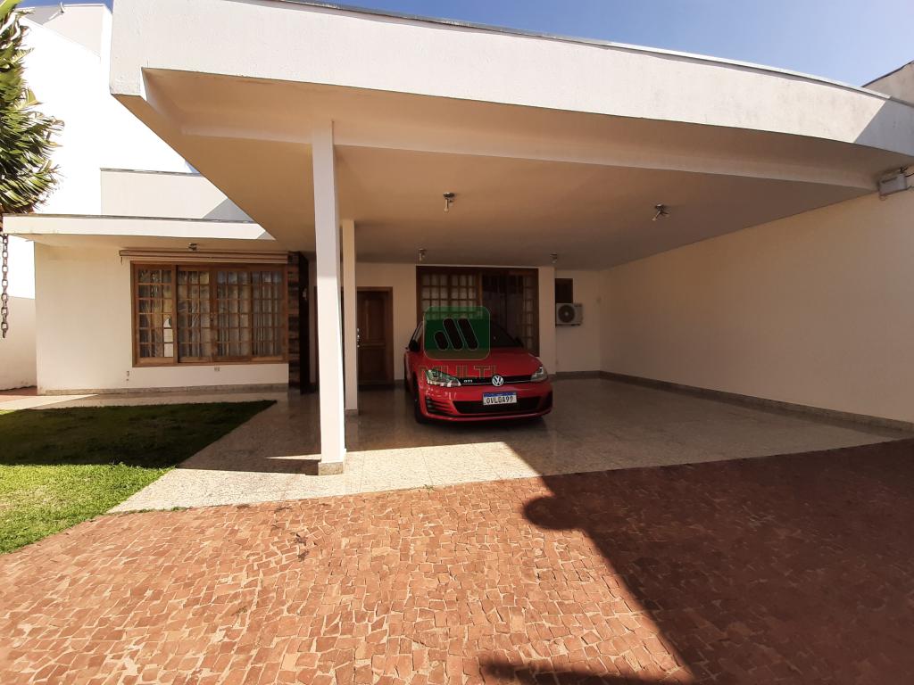 Casa à venda com 3 quartos, 207m² - Foto 1