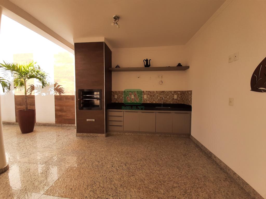 Casa à venda com 3 quartos, 207m² - Foto 9