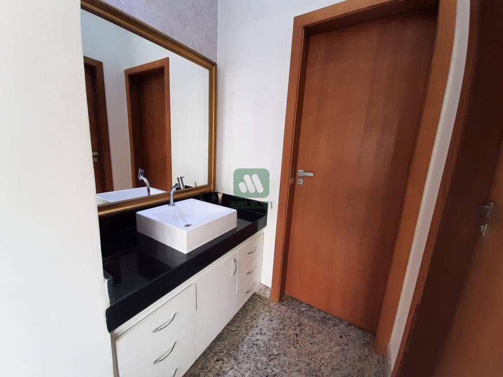 Casa à venda com 3 quartos, 207m² - Foto 16