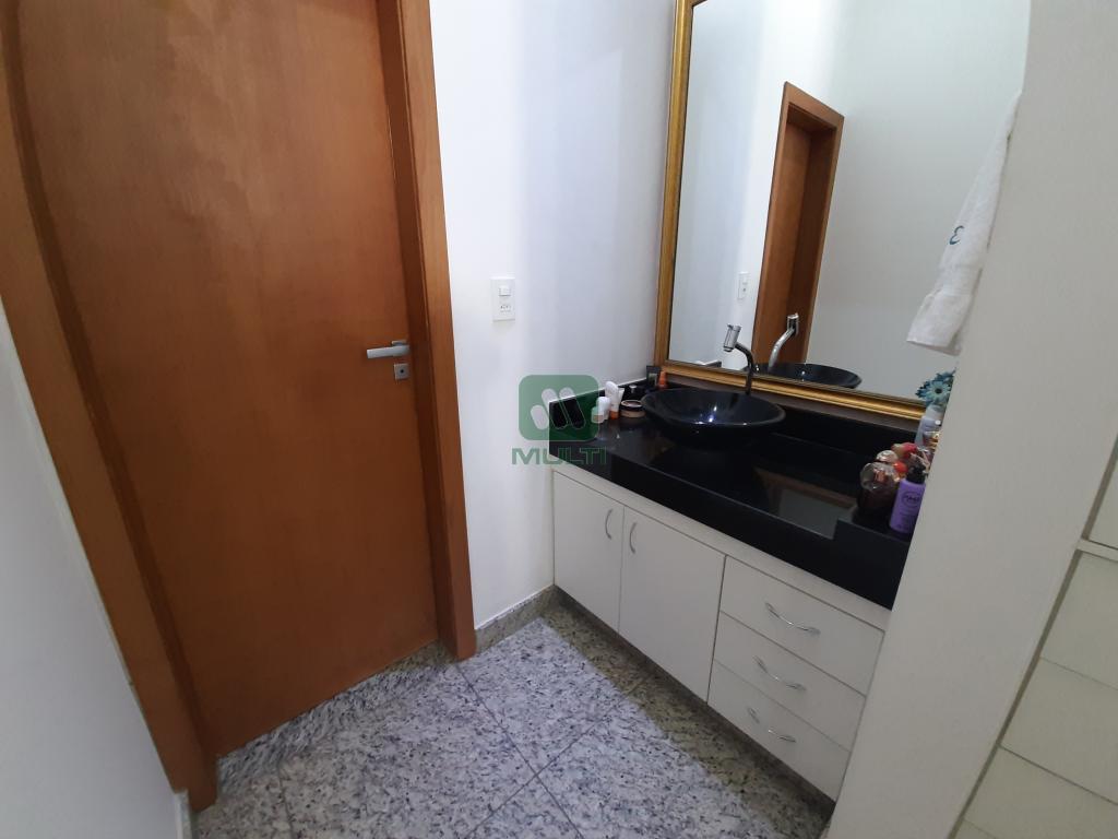 Casa à venda com 3 quartos, 207m² - Foto 22