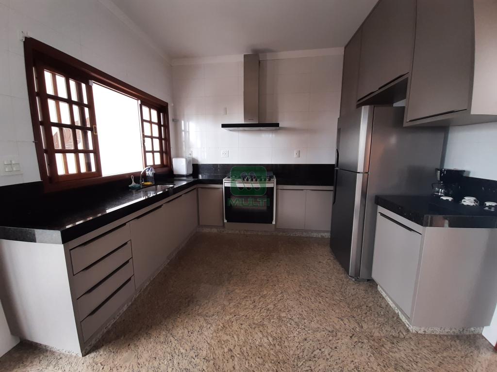 Casa à venda com 3 quartos, 207m² - Foto 24