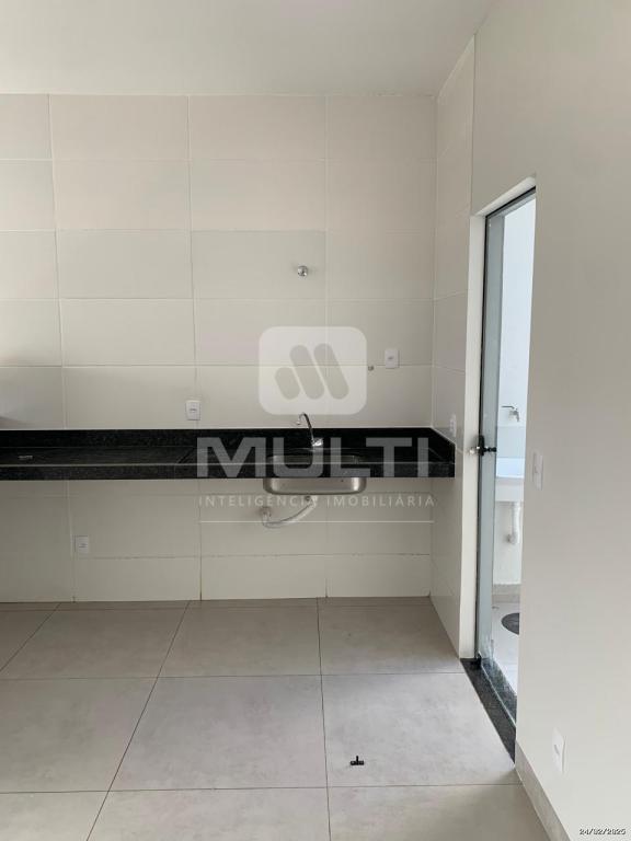 Casa à venda com 2 quartos, 64m² - Foto 3