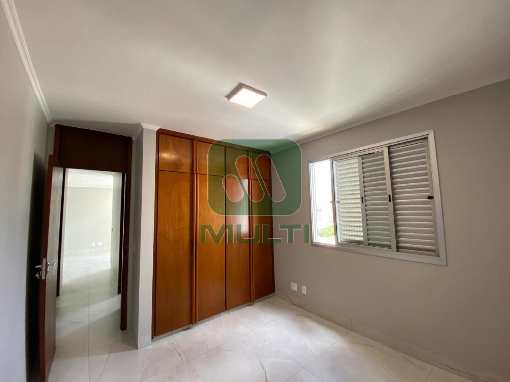 Apartamento à venda com 3 quartos, 105m² - Foto 19