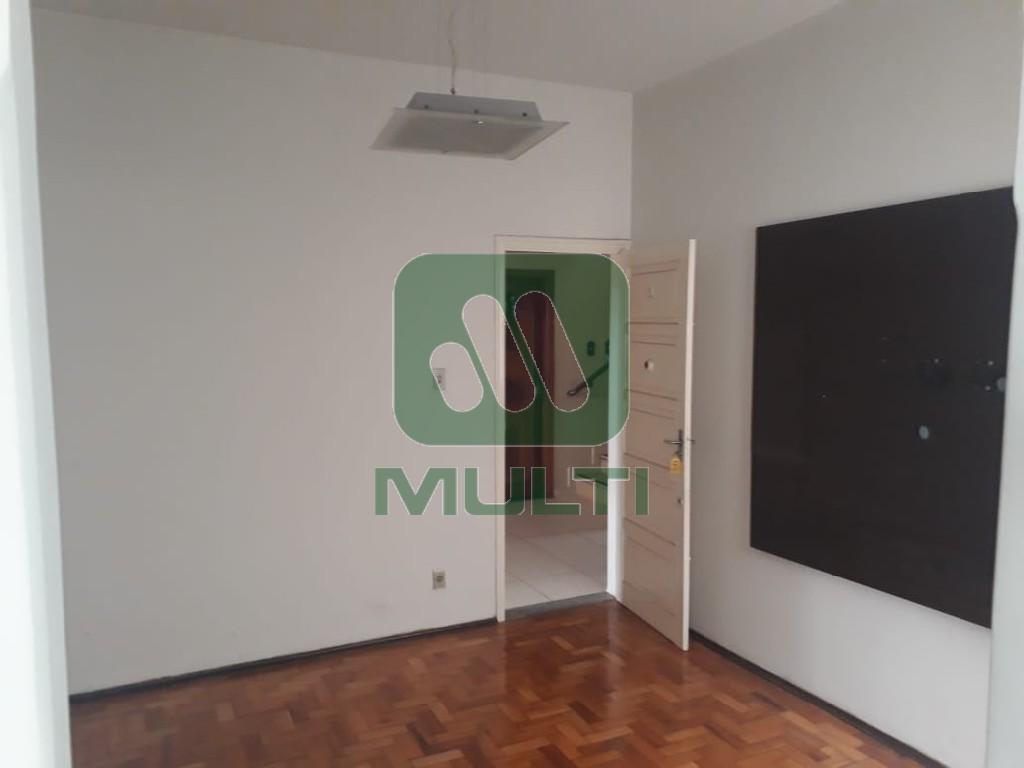 Apartamento à venda com 3 quartos, 83m² - Foto 1