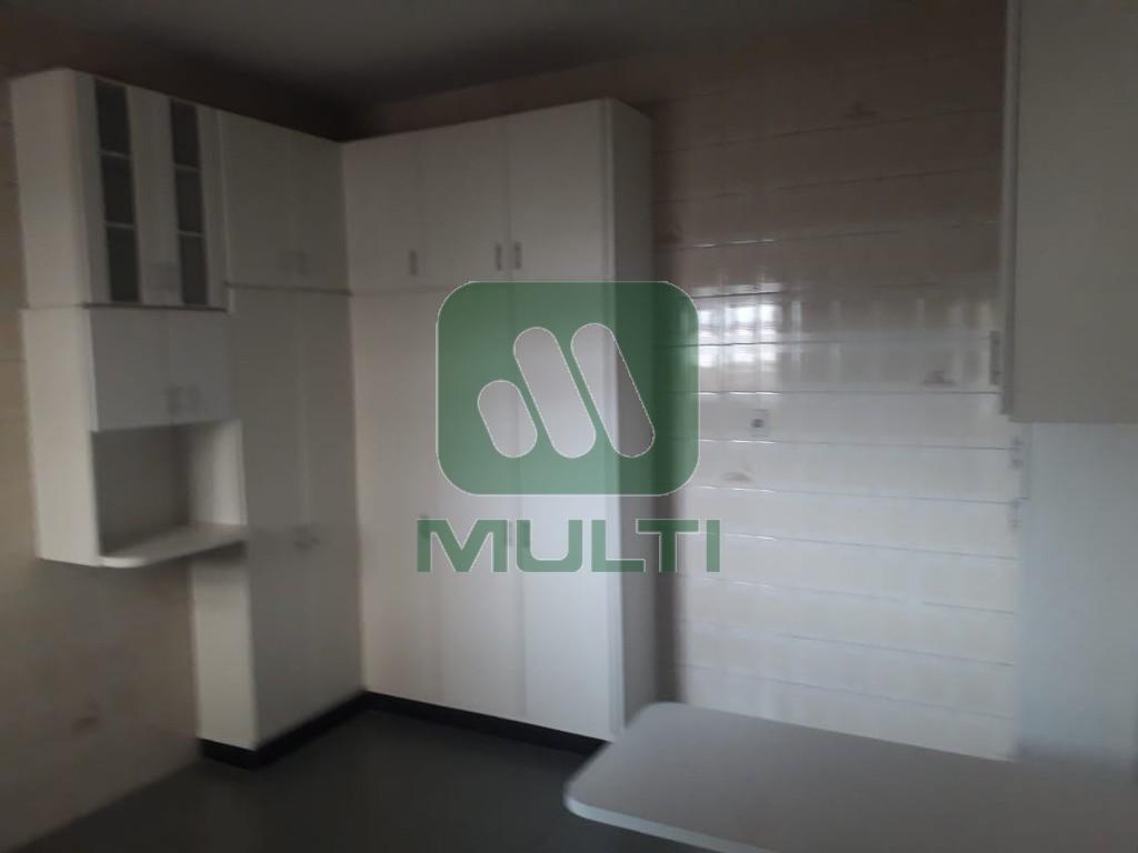 Apartamento à venda com 3 quartos, 83m² - Foto 11