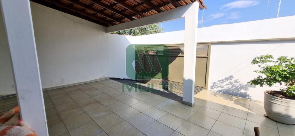 Casa à venda com 3 quartos, 136m² - Foto 3