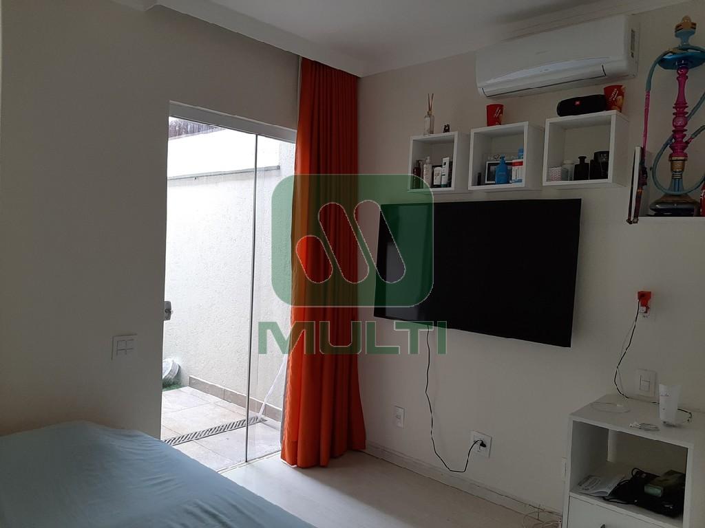 Casa de Condomínio à venda com 3 quartos, 250m² - Foto 10