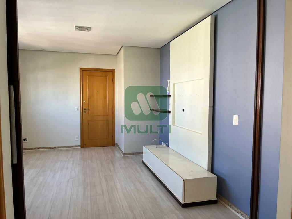 Apartamento à venda com 3 quartos, 117m² - Foto 1