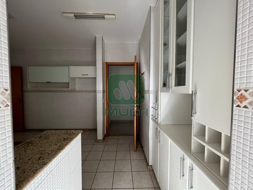 Apartamento à venda com 3 quartos, 117m² - Foto 14