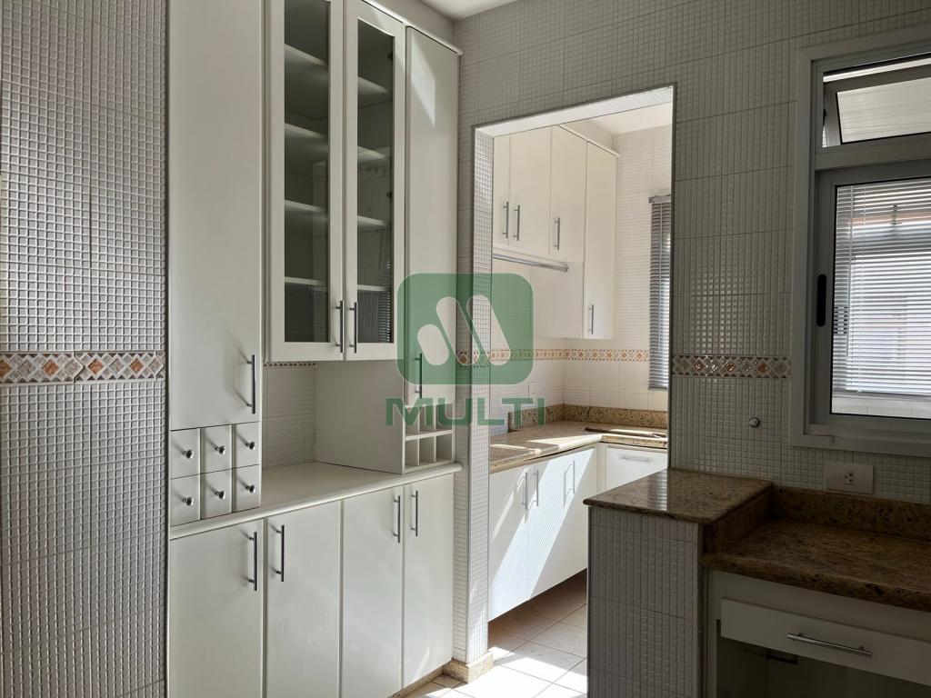 Apartamento à venda com 3 quartos, 117m² - Foto 18