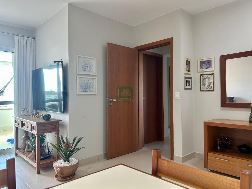 Apartamento à venda com 3 quartos, 103m² - Foto 2