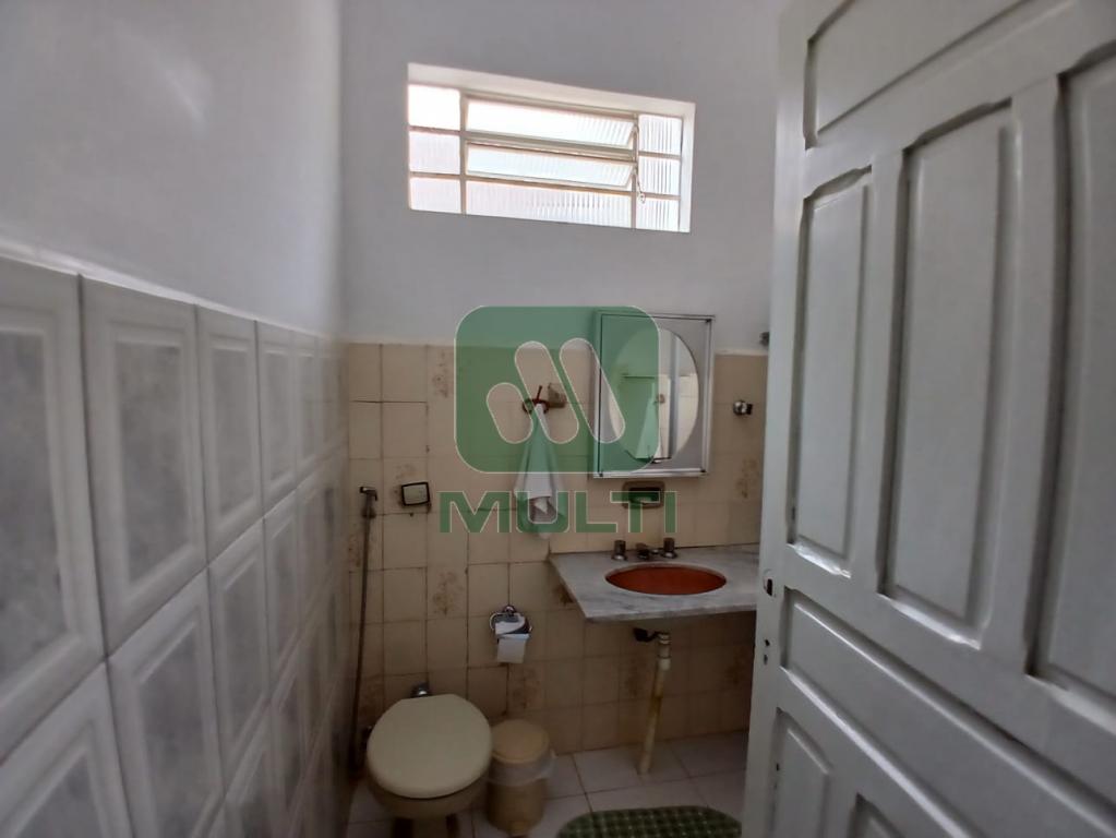 Casa à venda com 3 quartos, 264m² - Foto 14