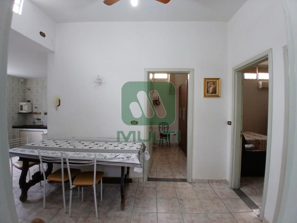 Casa à venda com 3 quartos, 264m² - Foto 23