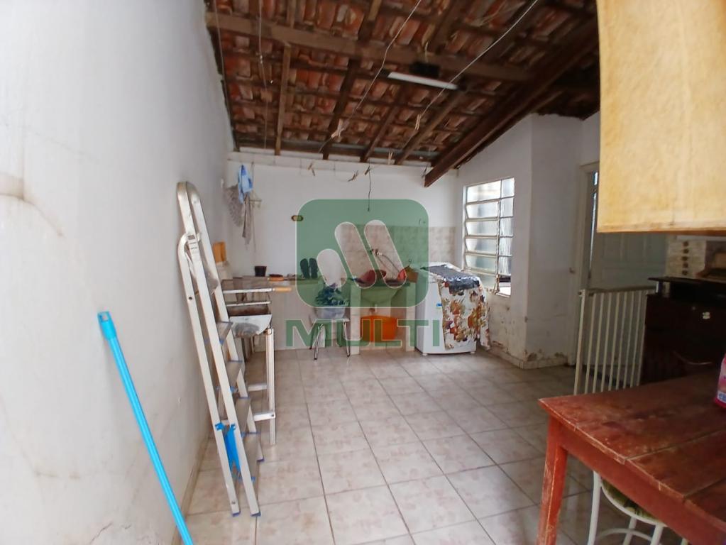 Casa à venda com 3 quartos, 264m² - Foto 25