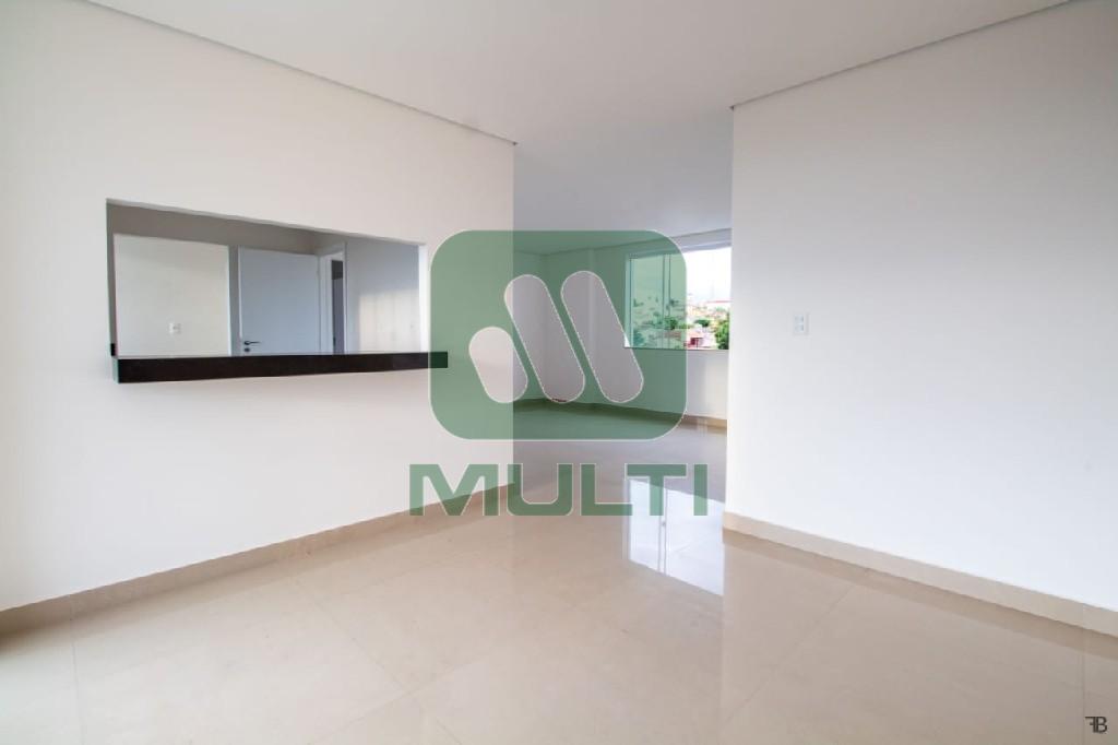 Apartamento à venda com 3 quartos, 131m² - Foto 2