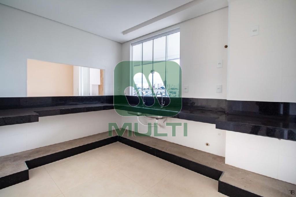 Apartamento à venda com 3 quartos, 131m² - Foto 3