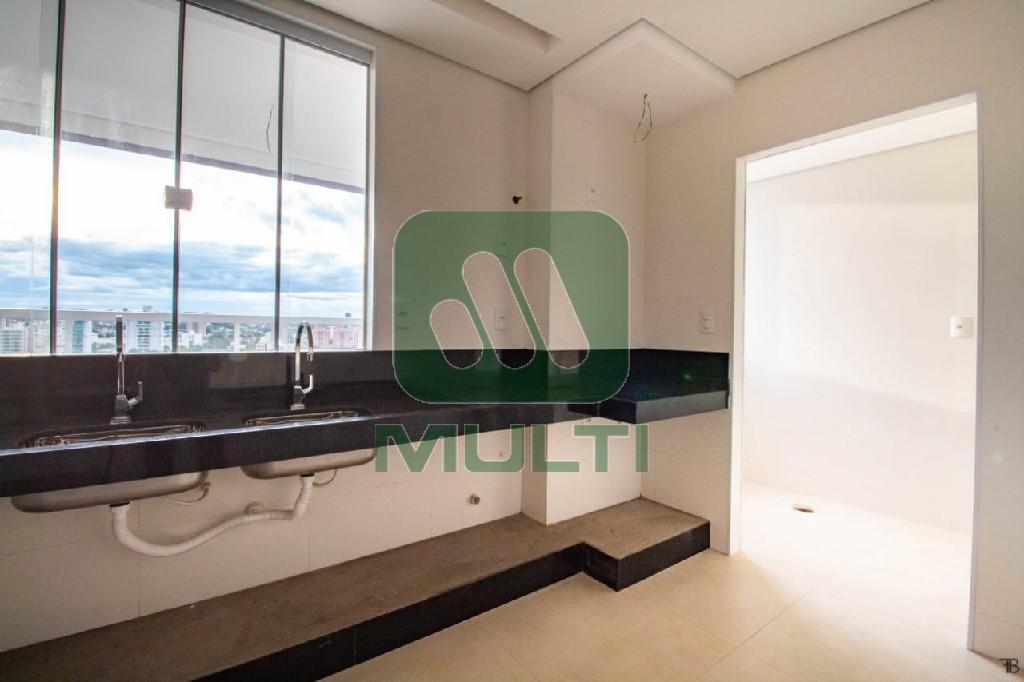 Apartamento à venda com 3 quartos, 131m² - Foto 4