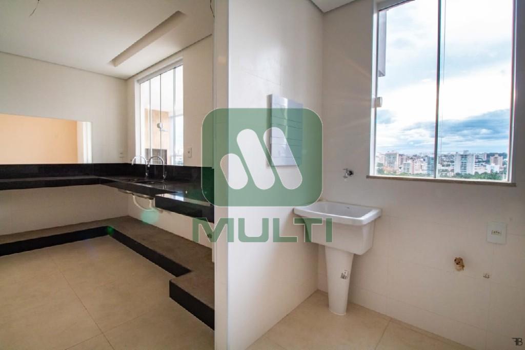 Apartamento à venda com 3 quartos, 131m² - Foto 6