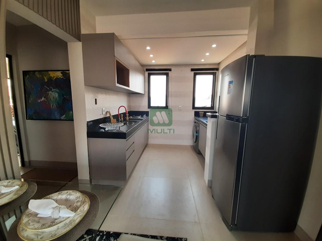 Apartamento à venda com 2 quartos, 61m² - Foto 2