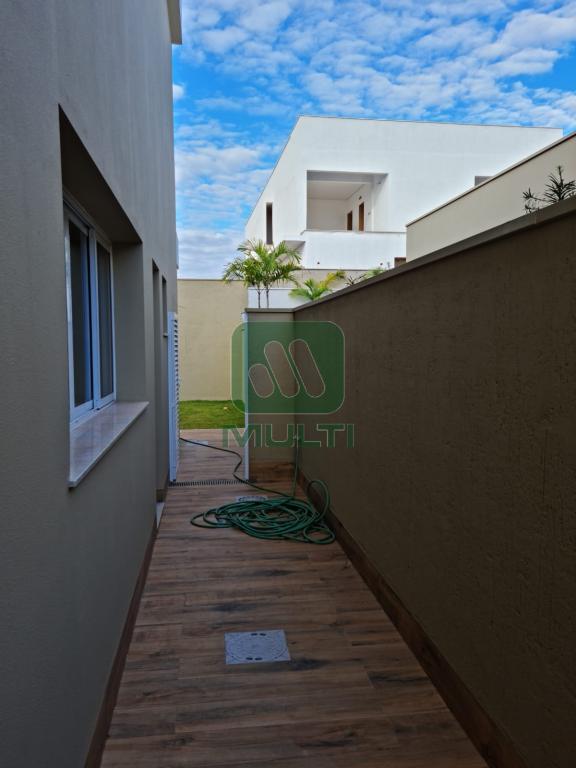 Casa de Condomínio à venda com 4 quartos, 385m² - Foto 27