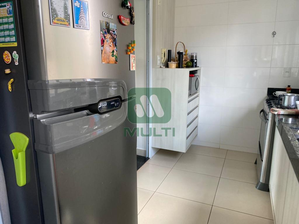 Apartamento à venda com 3 quartos, 78m² - Foto 3