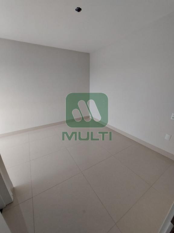 Apartamento à venda com 3 quartos, 92m² - Foto 2