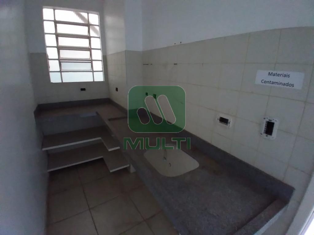 Prédio Inteiro à venda com 5 quartos, 275m² - Foto 1