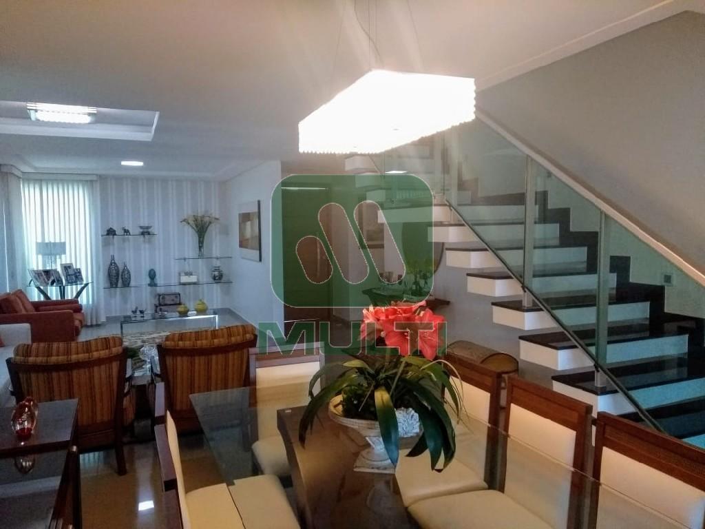 Casa de Condomínio à venda com 3 quartos, 242m² - Foto 7