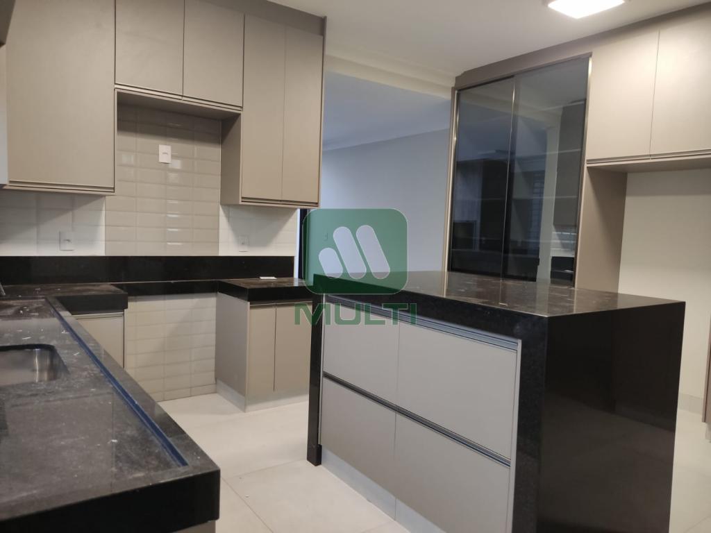 Casa de Condomínio à venda com 4 quartos, 231m² - Foto 15