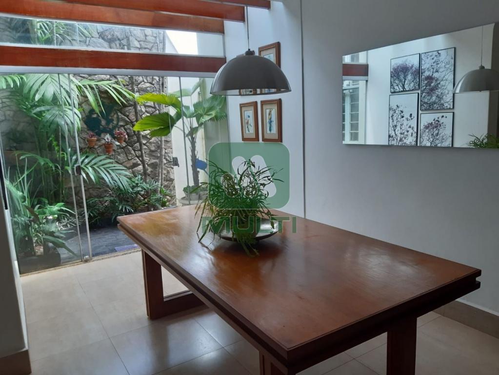 Casa à venda com 4 quartos, 323m² - Foto 13