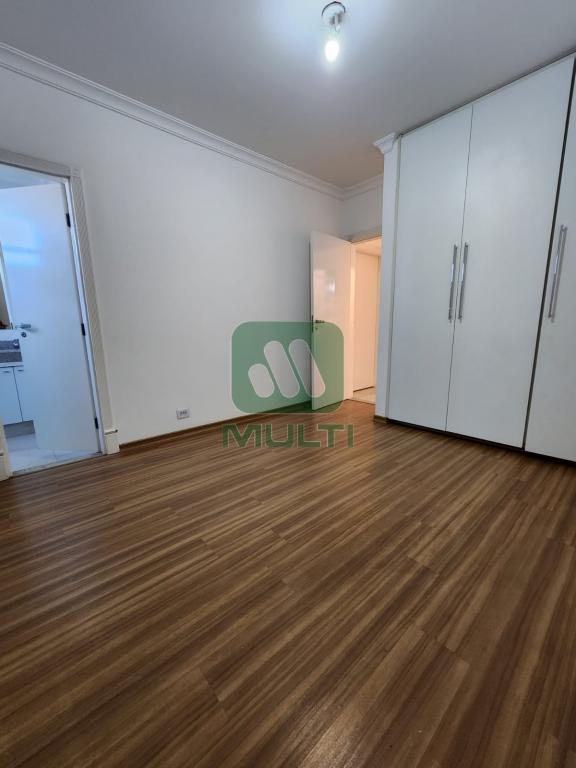 Casa à venda com 5 quartos, 450m² - Foto 8