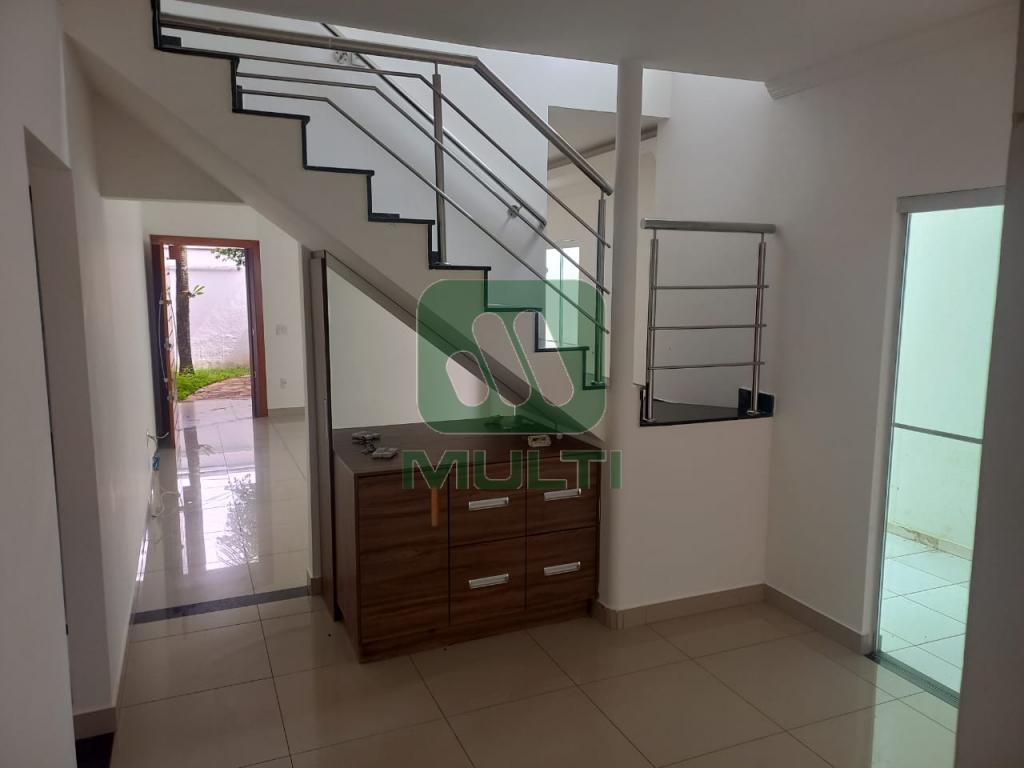 Casa à venda com 5 quartos, 250m² - Foto 5